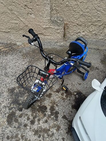 вещи новые: 7 yasa qeder usaqlar ucun.velosipet problemi yoxdur.Qiymet 60 azn