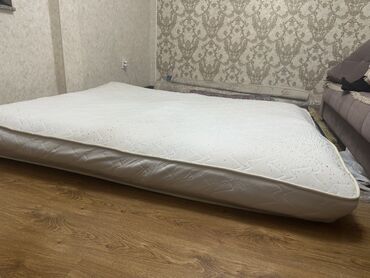 кровать с матрасом: Спальный матрас, Б/у, Двухстворчатая, Пружинный, Матрасы средней жесткости, Самовывоз