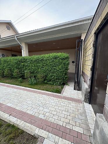 Продажа коттеджей и домов: URSA 🏡 Продаётся уютный кирпичный дом в Бишкеке (район Политеха — 21