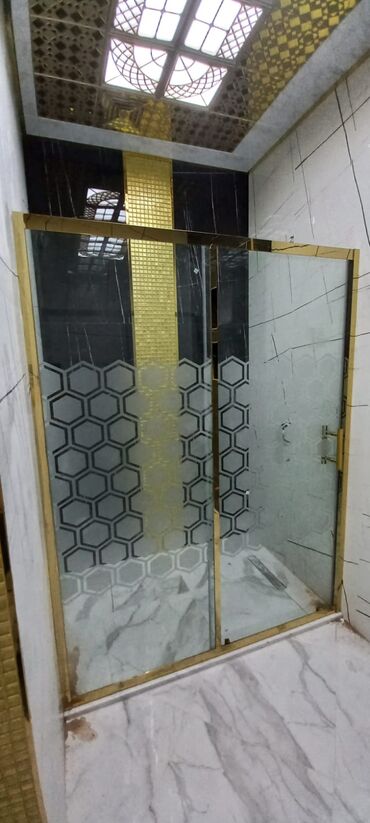 Duş kabinaları, arakəsmələr: Arakəsmə, Künc üçün — 15