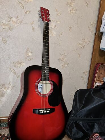 гитара stagg: Продается гитара железнострунная. Покупала за 11000 отдам за 10500