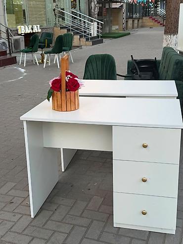salon mebileri: Manikur masasi tecili satilir 120azn. Tezedir islenmeyib. Unvan — 1