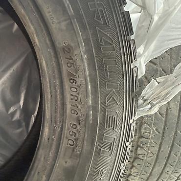 Зимние шины комплект из 4 шт. Размер: 215/60 R16
