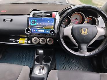 Honda: Honda Fit: 2005 г., 1.3 л, Вариатор, Бензин, Хэтчбэк — 7