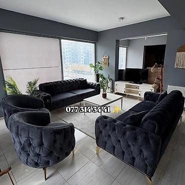klub divan: Qara məxməri salon dəsti Tərkib: - 3 yerlik divan – 2 ədəd - Yumru — 2