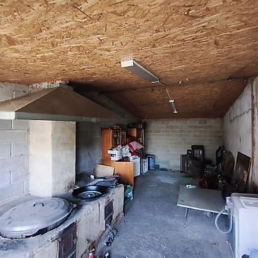 Продажа коттеджей и домов: 🔥 ҮЙ + ДАЯР БИЗНЕС САТЫЛАТ! 📍 Нарын, центр (Торобаев 14) 🏠 4 бөлмө — 15