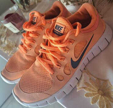cizme na pertlanje: Nike, 38.5, bоја - Narandžasta