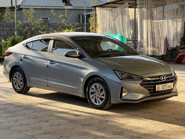 мерседес фар: Элегантный серый седан Hyundai Avante, представляющий собой