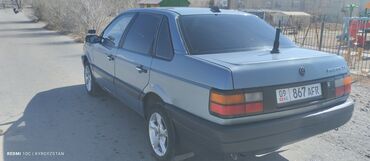 меняю дом на машину: Volkswagen Passat: 1990 г., 1.8 л, Механика, Бензин, Седан
