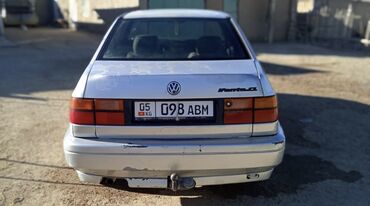 Volkswagen: Volkswagen Vento: 1993 г., 1.8 л, Механика, Бензин