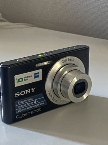adapdır: Sony SteadyShot DSC-W320. Ideal veziyetde yaninda 32gb yadas, adapter
