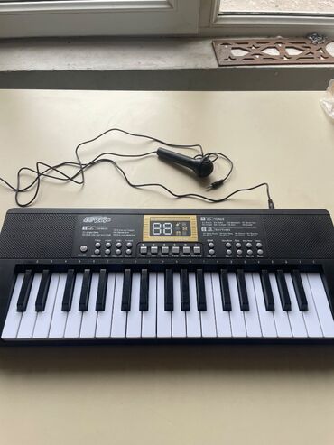 geyer пианино: İdeal vəziyətdə 37 klaviş mini piano təzə başlayanlar üçün idealdır