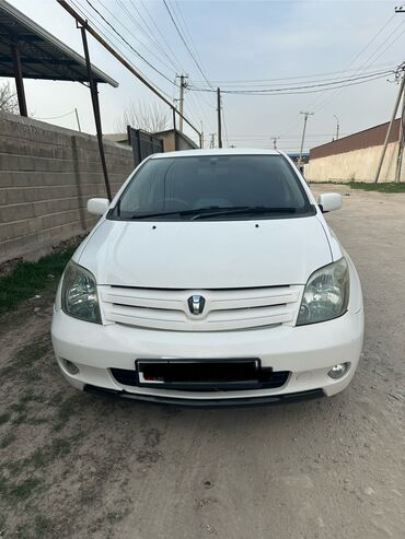 Toyota: Toyota ist: 2003 г., 1.5 л, Автомат, Бензин, Хэтчбэк