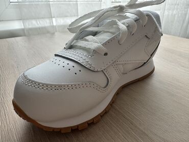 Детская обувь: Оригинал детские кроссовки Reebok, размер EUR 26, цена 4600