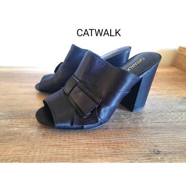 grubin papuce sa dva kaisa: Sandals, Catwalk, 37