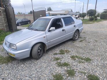 вента купить: Volkswagen Vento: 1997 г., 1.8 л, Механика, Бензин, Седан