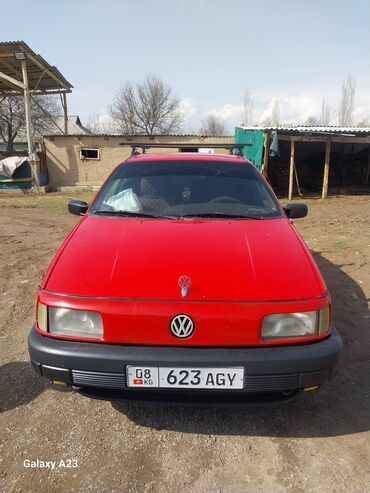 Volkswagen: Volkswagen Passat: 1988 г., 1.8 л, Механика, Газ, Седан