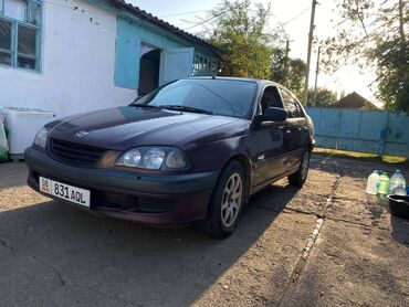 Toyota: Toyota Avensis: 1999 г., 1.8 л, Механика, Бензин, Седан