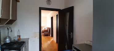 Həyət evləri və villaların satışı: Satılır: həyətli 2 mərtəbəli fərdi yaşayış evi otaglar cox genis — 18