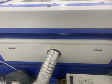 Digər istehsal avadanlığı: CO2 lazer kəsim və qazıma aparatı - Geniş iş sahəsi: bal pətəyi tipli — 10