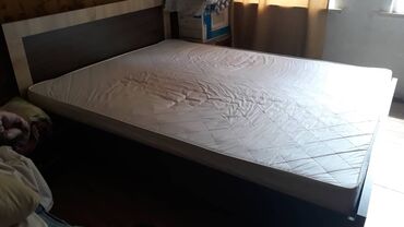 кровать каркас: Двуспальная Кровать, Б/у