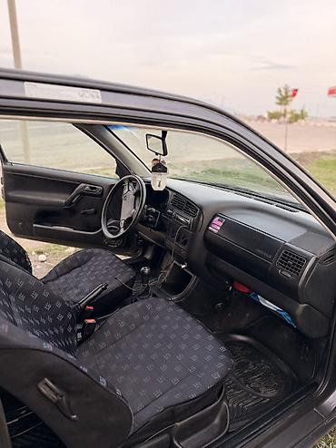 Volkswagen: Volkswagen Golf: 1993 г., 1.8 л, Механика, Бензин, Хэтчбэк — 5