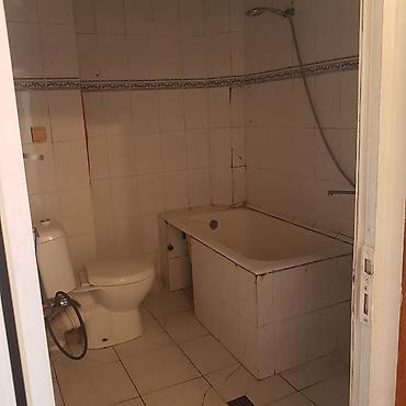 lokbatanda ev satilir: Binəqədide pasiyolka kirovda dûz keçidin yanında 5/3 mertebesinde 2 — 5