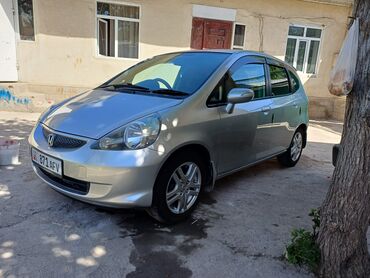 Honda: Honda Fit: 2004 г., 1.3 л, Вариатор, Бензин, Седан