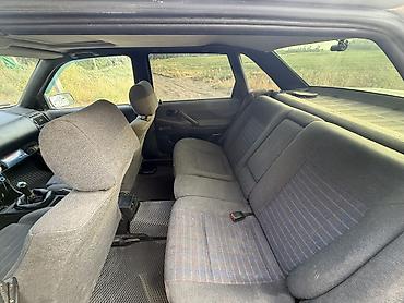 8: Volkswagen Passat: 1990 г., 1.8 л, Механика, Бензин, Седан — 10