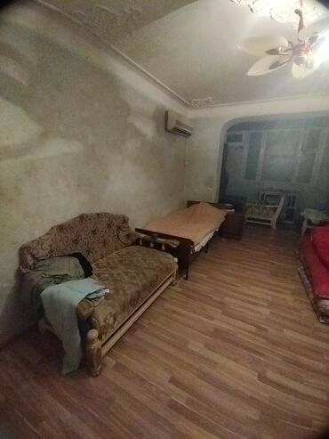 ehmedlide kiraye evler 1 otaqli 2022: Evdə 2 oğlan qalırığ 1 nəfər də otaq yoldaşı axtarılır 18-25 yaş