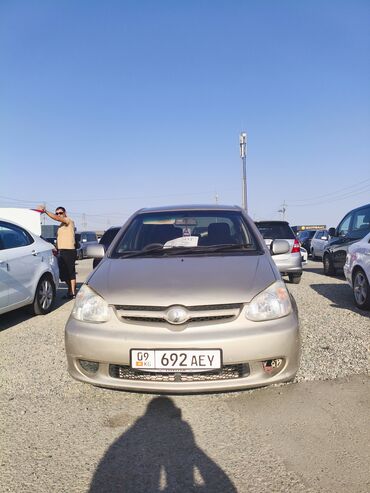 platz: Toyota Platz: 2004 г., 1.3 л, Автоматические, Бензин, Седан