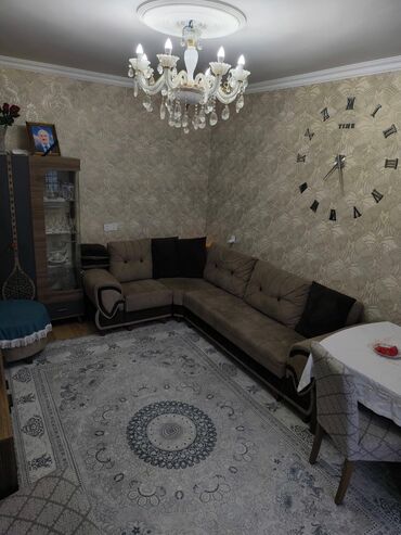 astara ev: Bakı, Ramana qəs., 3 otaqlı, Köhnə tikili, m. Koroğlu, 90 kv. m