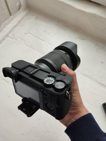 videokamera 4k: Sony Alpha a6500 Üzərində 28/70 Lens 128 gb sürətli 4k kart 3 ədəd