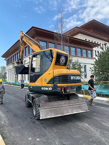 экскаваторы погрузчики: Экскаватор, Hyundai, Колесный — 4