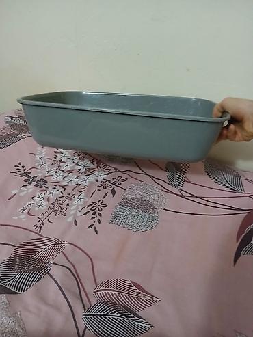 pişik ucun qab: Pişik üçün qum qabı. çartı və ya qırığı yoxdur. ünvandan götürə — 4