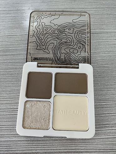 Косметика: Набор для макияжа глаз и щёк (нейтральные оттенки) В составе: - — 3