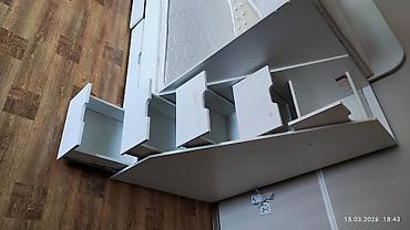 Двухъярусные детские кровати: Двухъярусная детская кровать, Б/у, ЛДСП, цвет - Белый — 7