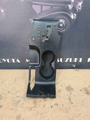 Ostali delovi enterijera: KONZOLA MENJACA ZA HYUNDAI IX35 — 1