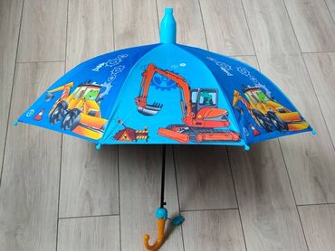 Другие аксессуары: Детские зонты с мультяшными персонажами - это яркие и веселые