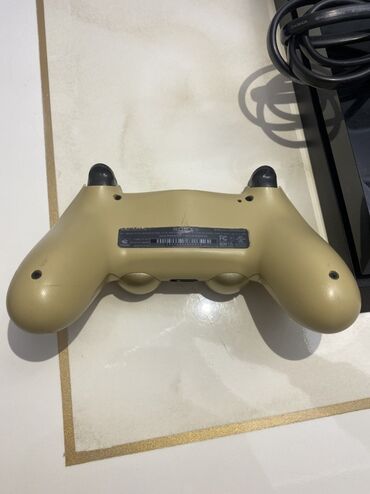 PS4 (Sony Playstation 4): PlayStation 4 (PS4) oyun konsolu dəsti Dəstə daxildir: - PS4 konsolu -da lalafo.az — 3 PS4 (Sony Playstation 4): PlayStation 4 (PS4) oyun konsolu dəsti Dəstə daxildir: - PS4 konsolu — 3