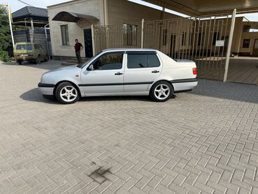 решотка на венто: Volkswagen Vento: 1995 г., 1.8 л, Механика, Бензин