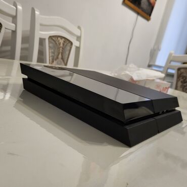 куплю бу плазменный телевизор: Продаю PS4 Fat, 500 Gb, 1 джойстик, кабель питания. В хорошем рабочем