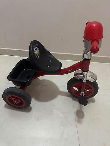 Velosipedlər: Uşaq üçtəkərli velosipedi – Polis temalı - Rəng: qırmızı, qara — 1
