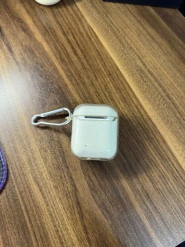 ipad min 5: Apple AirPods (1-ci/2-ci nəsil form-faktorunda) simsiz qulaqlıqlar və — 4