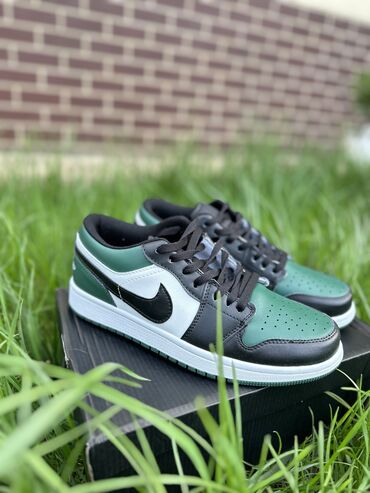 Кроссовки и спортивная обувь: Новые кроссовки Air Jordan в зеленом цвете Размер 43 Люксовая копия