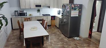 продаю дом район старый толчок: 4 комнаты, 77 м², 3 соток, Бишкек, Старый толчок рынок / базар Риэлтор — 5
