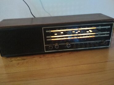 Əntiq radio: Priyomnik (Radioqəbul edici) Satılır. Heç bir problemi yoxdur. 100 — 3