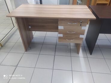Ofis masaları: Ofis masaları tezedir. Olçuleri 120/60 hundluk 75. Bizde — 3