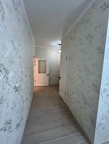 эмаком: 1 комната, 34 м², 5 мкр 1 этаж, Евроремонт — 4