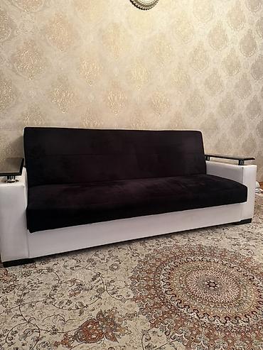 Qara-ağ rəngdə salon dəsti - Tərkib: 1 ədəd üçnəfərlik divan + 1 ədəd
